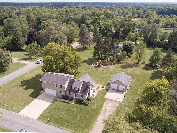 2nd image of 300 Vista Dr