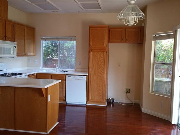 5th image of 25747 Barclay Dr