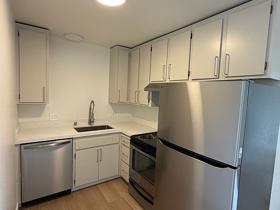 2nd image of 714 College Ave APT 3