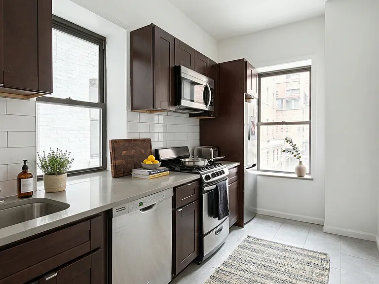 109 W 104th St #3E — Photo 2