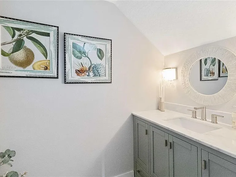 7242 Hamilton Rd — Photo 8