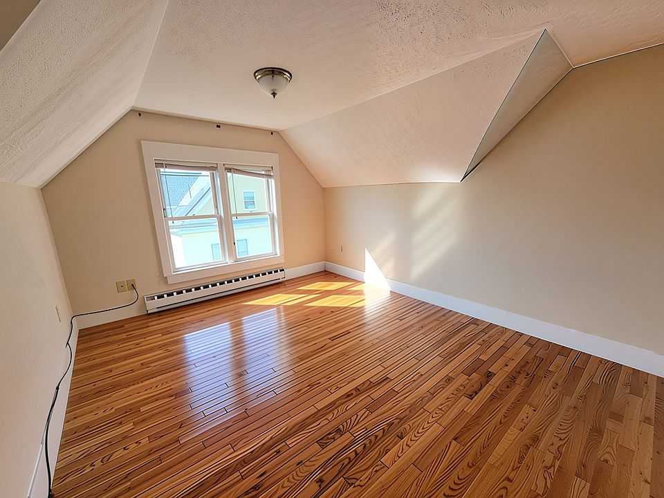 2nd image of 10 Harvard St #3