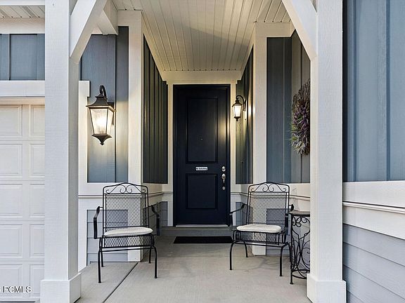 2nd image of 2727 E Red Barn Rd