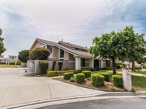 3rd image of 6057 Della Ave