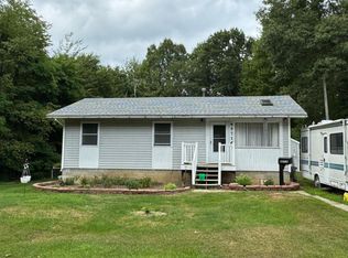 45716 Victoria St, Belleville, MI 48111