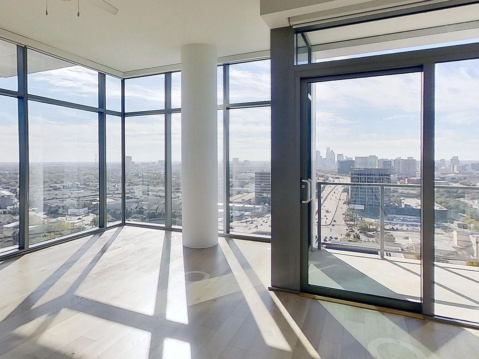 1st image of 3101 Oliver Ave #2001