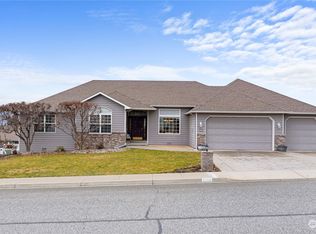 1556 Holly Ln, East Wenatchee, WA