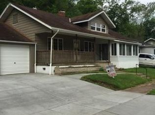 2126 21st St, Nitro, WV 25143