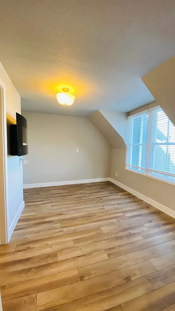 411 Bond St, Astoria, OR 97103 — Photo 3