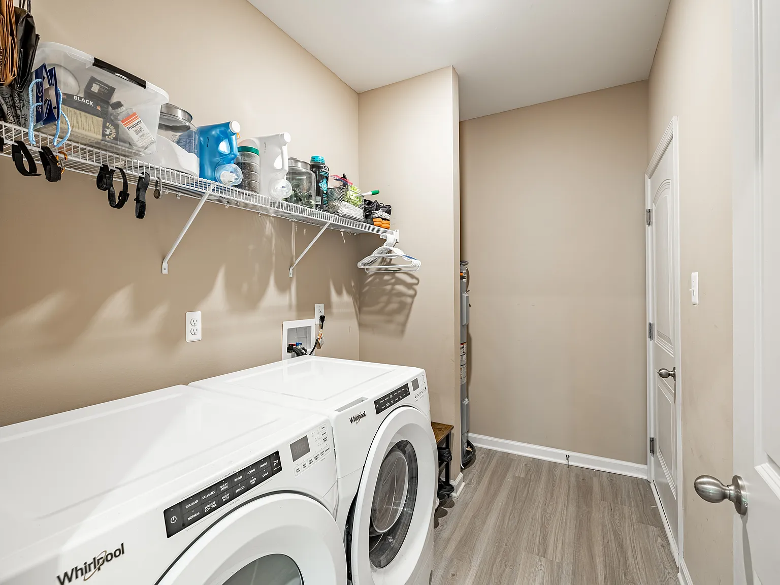 4 bed, 2199 sqft, $3,450 — Photo 4