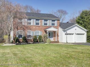 6 Sugarloaf Pl, Manalapan, NJ 07726