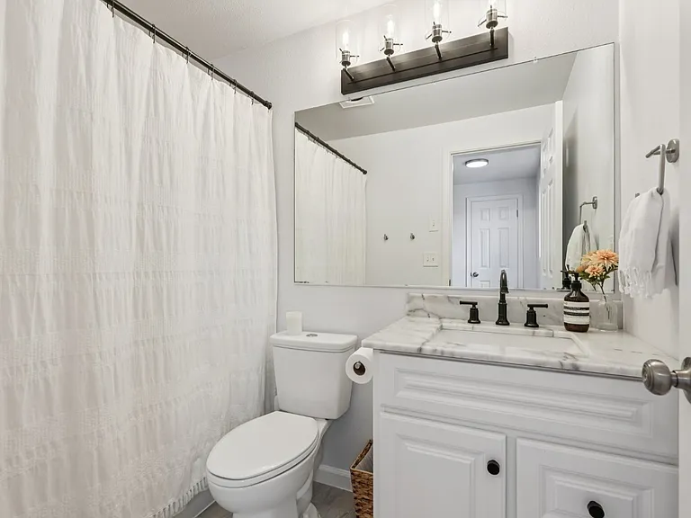 16001 NE 4th Way — Photo 21