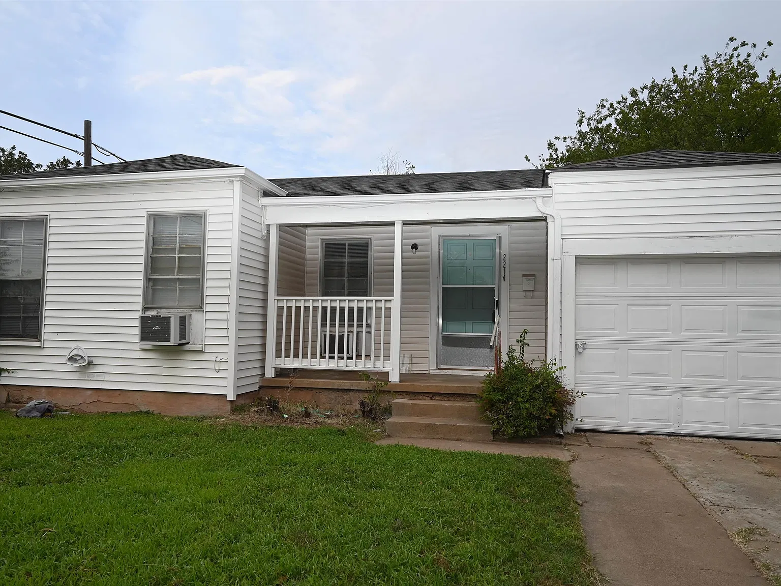 2 bed, 1.0 bath, 801 sqft, $1,000 — Photo 2