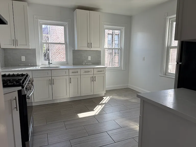 14 Elm St #2 — Photo 6