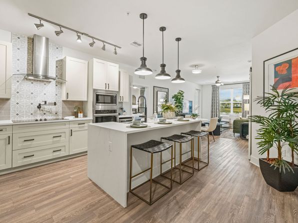 6000 Paradiso Grande Blvd #427