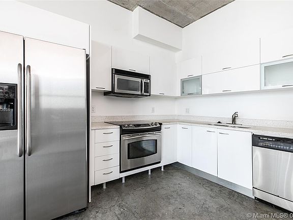 5th image of 133 NE 2nd Ave APT 2703