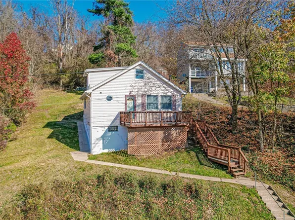 72 Hill Ave, New Kensington, PA 15068