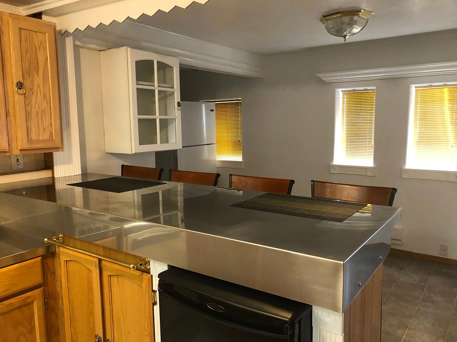 2819 W Rose Hill St — Photo 4