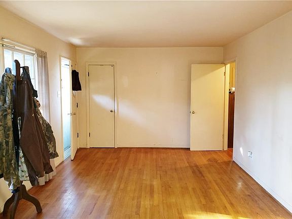 4th image of 5114 Highcrest Dr