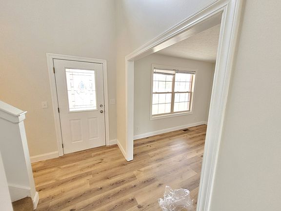 5th image of 2304 Meadowpoint Dr