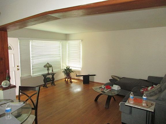 5th image of 4403 Mentone St