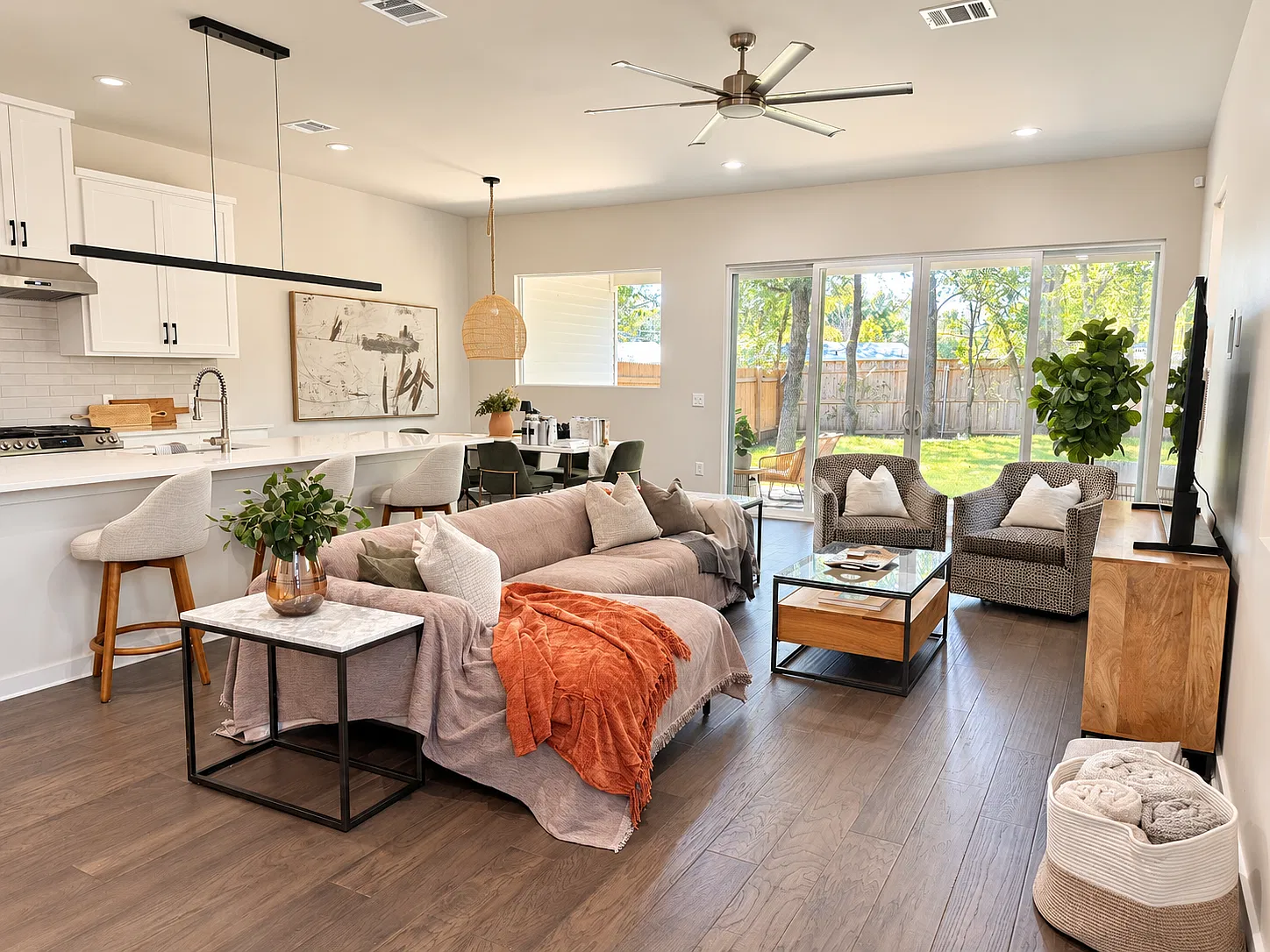 3 bed, 1790 sqft, $4,750 — Photo 4