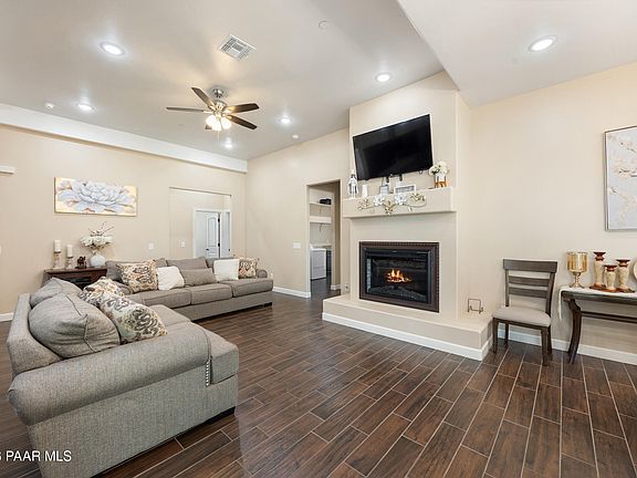 4th image of 8558 N Grass Valley Ln