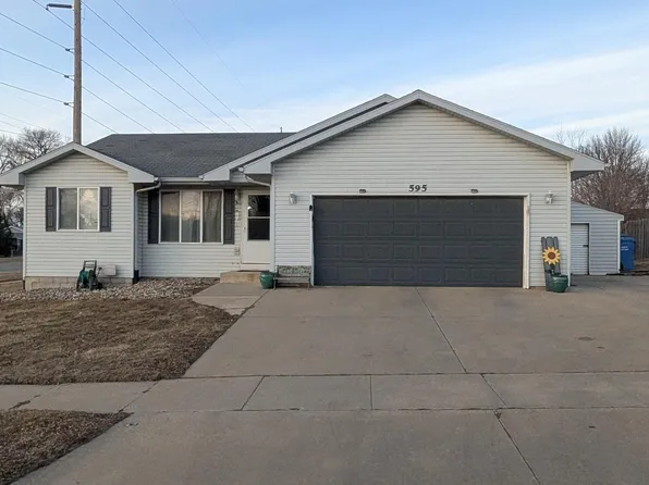 595 Countryside Dr, Le Mars, IA 51031