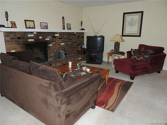 3rd image of 29690 Aberdeen Ln