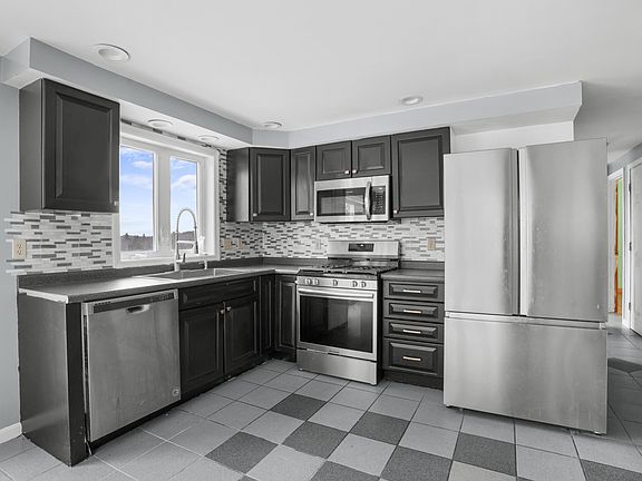 5th image of 451 Hooper Road