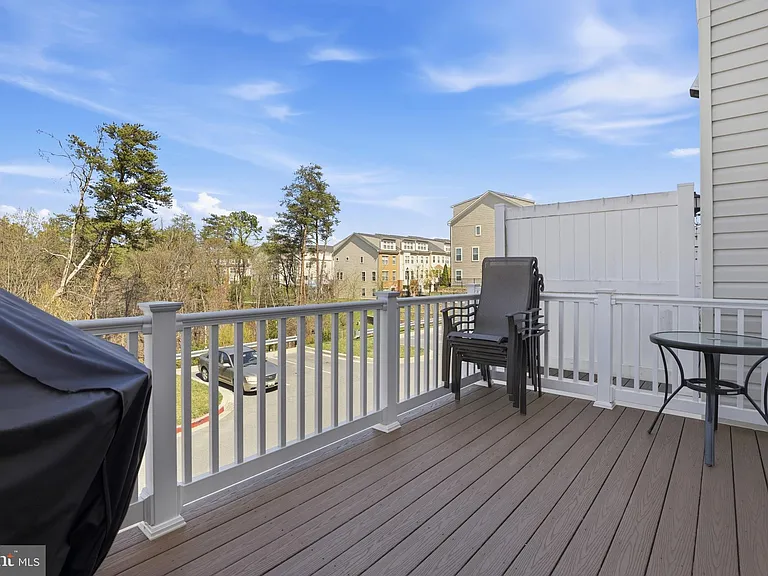 7140 Banbury Dr — Photo 14