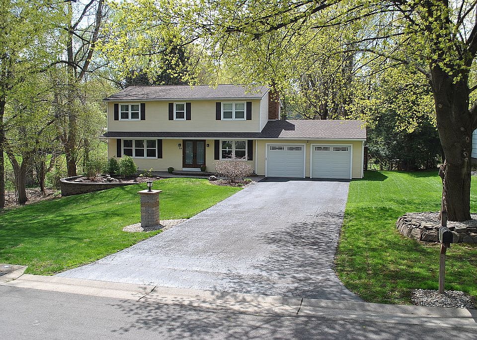 2nd image of 59 Matthew Dr