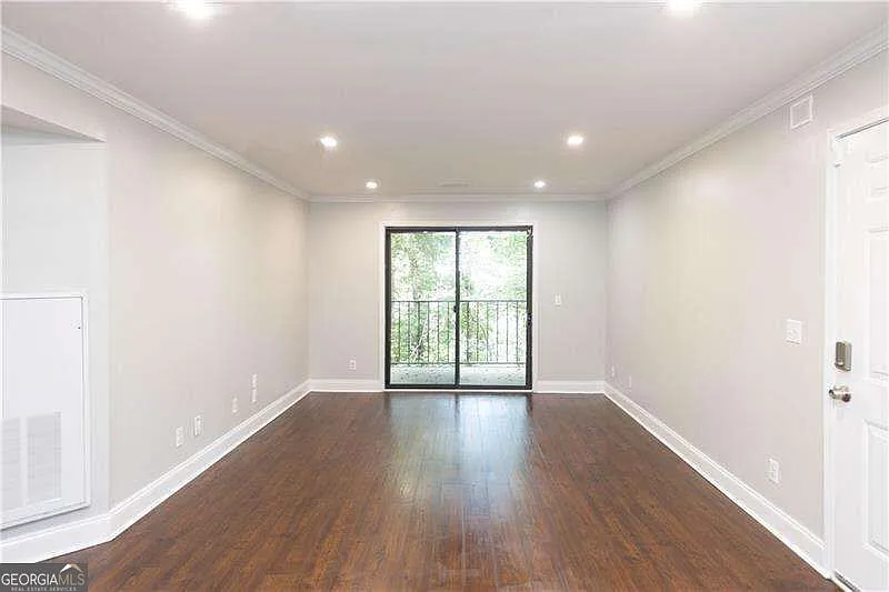 2 bed, 2.0 bath, 949 sqft, $1,850 — Photo 3