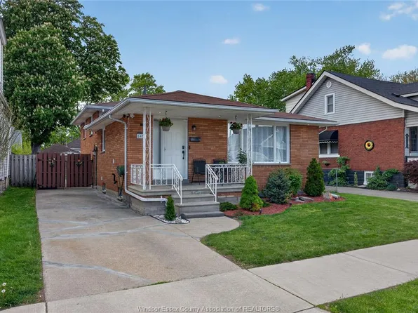 1481 Ellrose Ave, Windsor, ON N8Y 3X4
