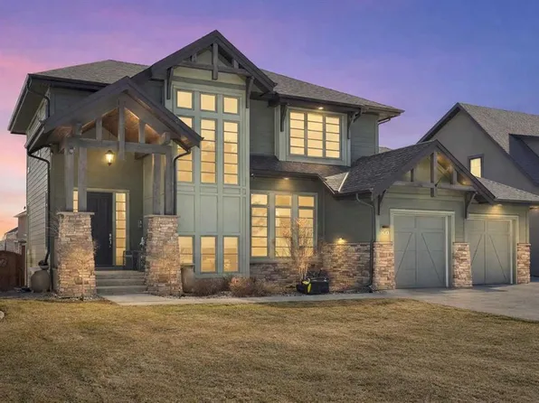 800 E Lakeview Rd, Chestermere, AB T1X 1R2