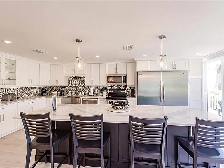 1125 W Peppertree Dr #102 — Photo 3