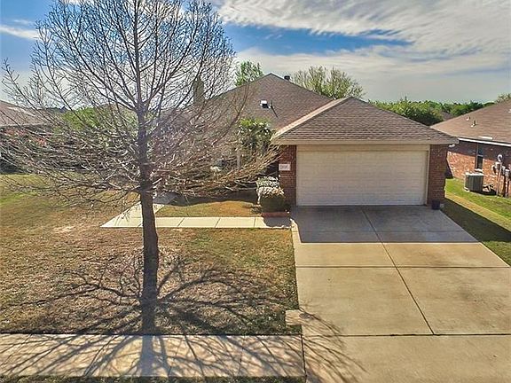 3rd image of 1117 Eagle Lake Ct