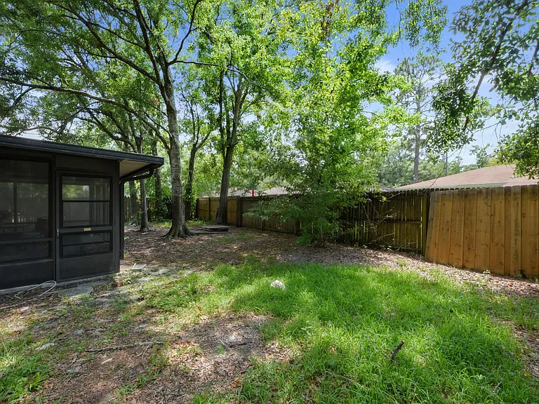 11530 Sweetwater Oaks Dr W — Photo 27