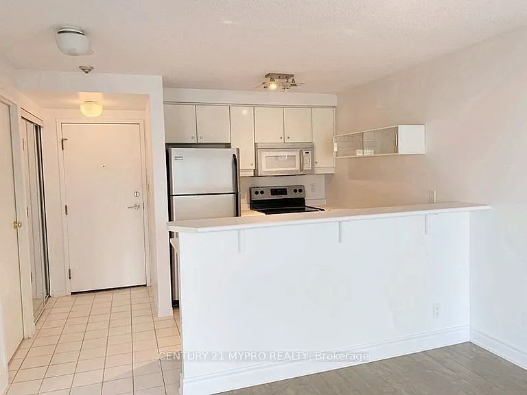 10 Yonge St #605 — Photo 3