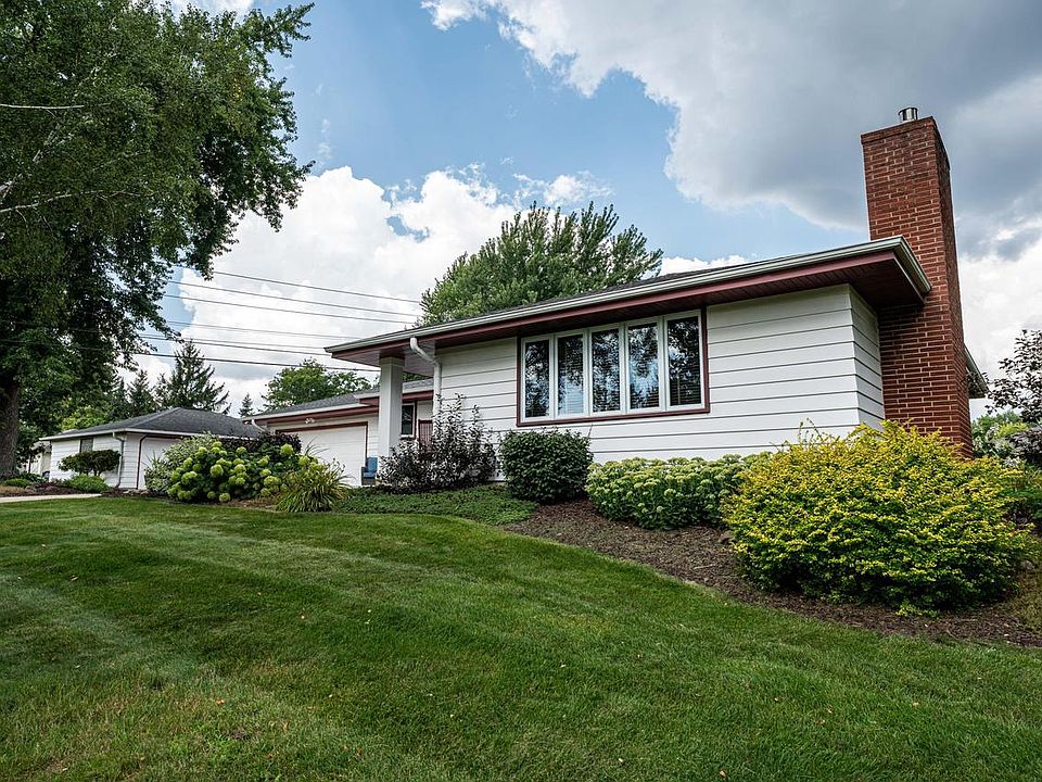 1st image of 9218 West Briarwood DRIVE