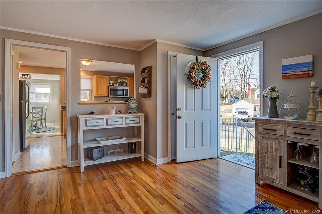 14 Pioneer Dr, North Branford, CT 06471 Zillow