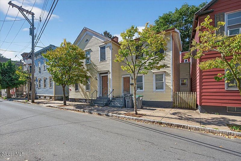 3rd image of 117 N College Street