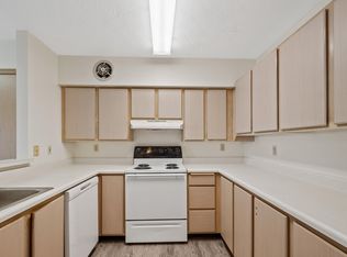 111 N Locust Rd #B114, Spokane, WA 99206