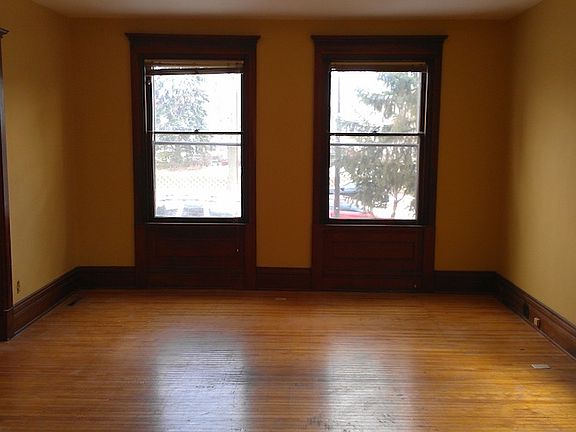 3rd image of 3132 Lyndale Ave S