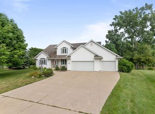 414 Windingbrook Dr, Oshkosh, WI 54904