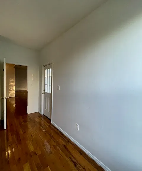 628 Coster St #2 — Photo 8