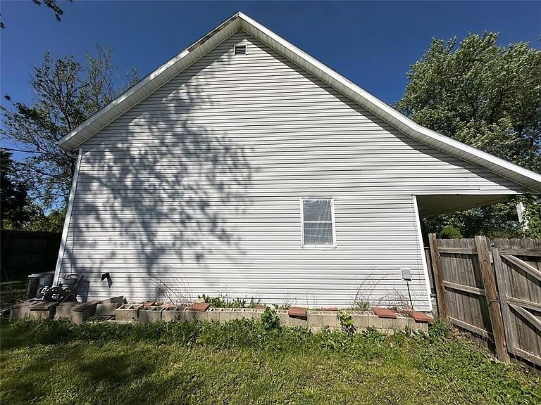 Listing photo 5