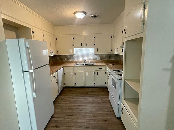 4th image of 1422 Wooddell Dr