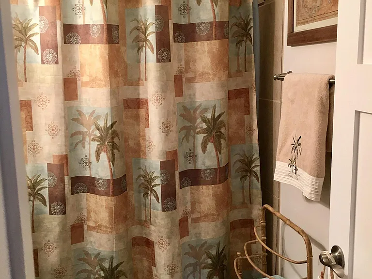 Guest bath, located between bedrooms 1 & 2 with full bathtub
