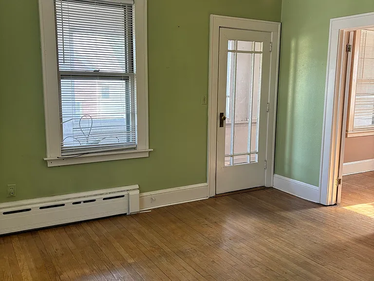 74 Roosevelt Ave — Photo 10